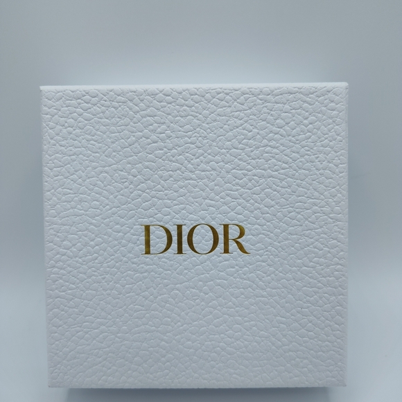 Dior Textured White Gift Box & Card Gold Logo 5x5 Hard Box Case Packaging NWOT - Picture 12 of 15